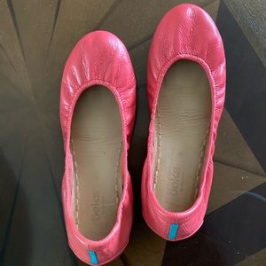Tieks- Poppy, size 9